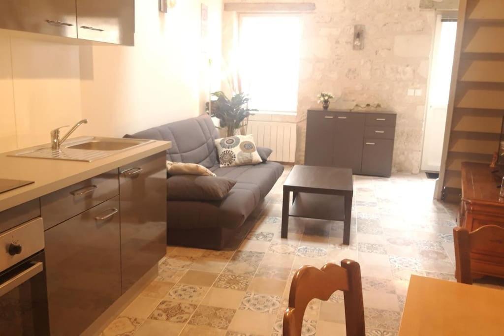 Logement Neuf Et Cosy Proche Centre Ville Chinon Exteriér fotografie