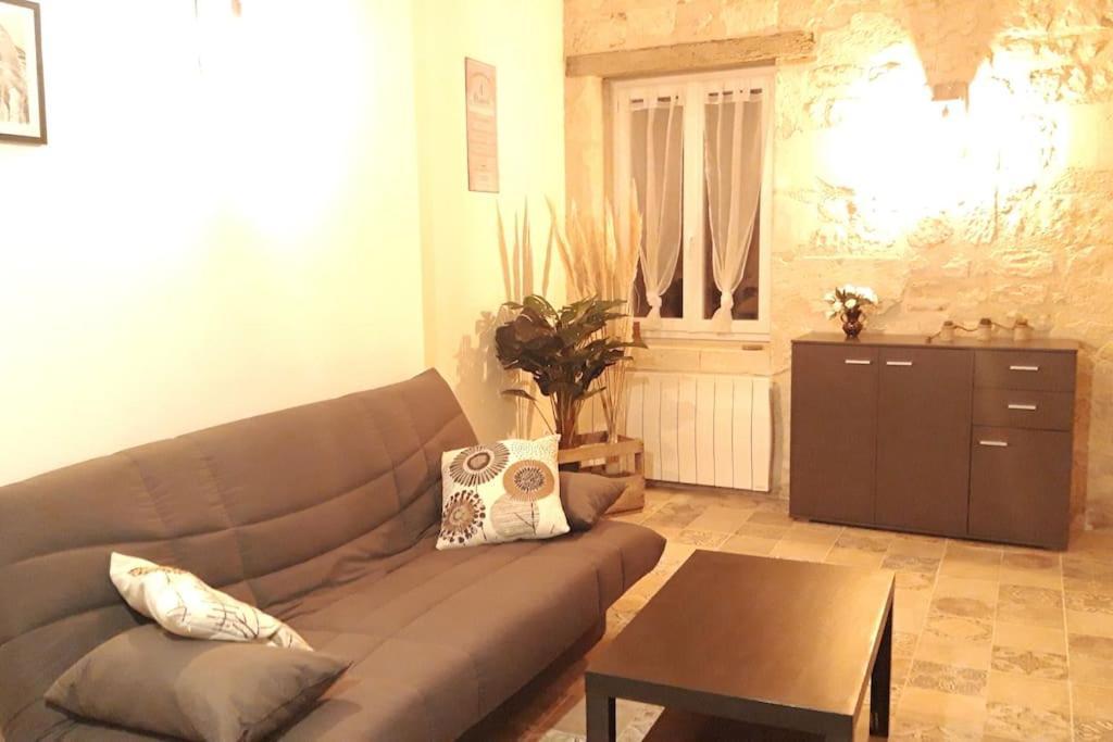 Logement Neuf Et Cosy Proche Centre Ville Chinon Exteriér fotografie